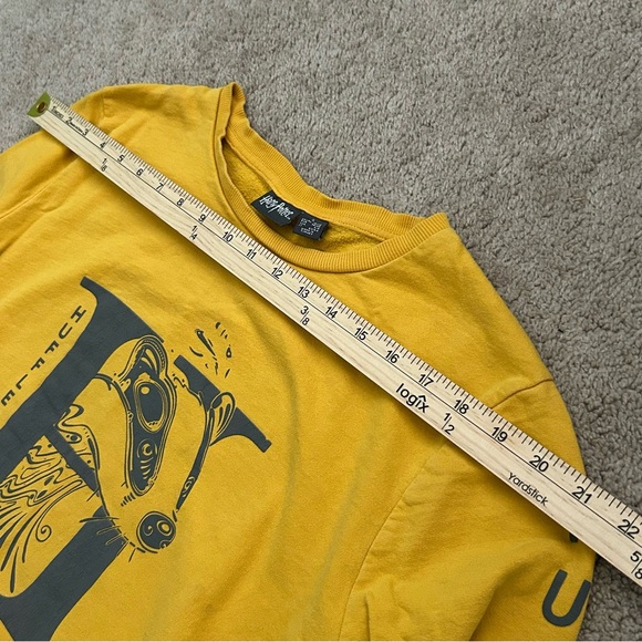 Warner Bros. Hufflepuff Yellow Crewneck Sweater - Picture 9 of 11